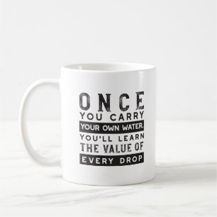 Design von Weisheit-Zitaten - Wert jedes einzelnen Kaffeetasse