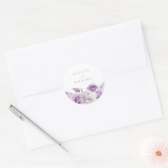 Designer Lila Lavender Floral Wedding Runder Aufkleber (Umschlag)