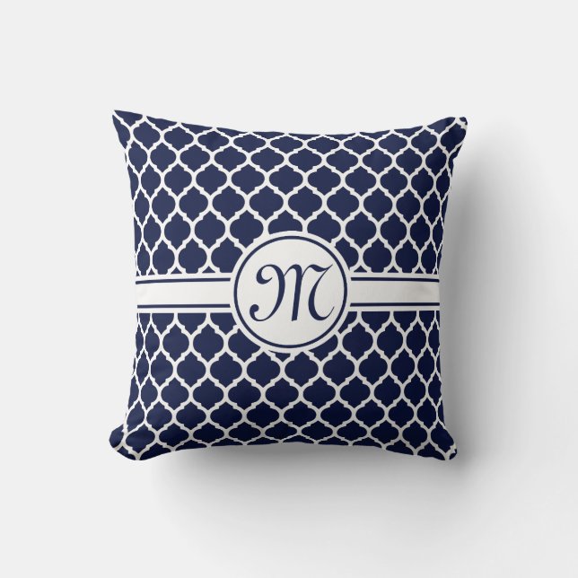 Designer Navy Mit Monogramm marokkanisches Gitterm Kissen (Vorderseite)