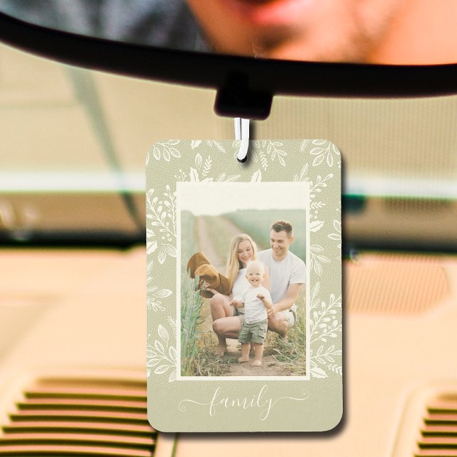 Désodorisant Pour Voiture Voiture photo personnalisée pour la famille (Your photo and the word FAMILY an a sage green car air freshener with a white botanical border)