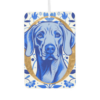 Désodorisant Pour Voiture Weimaraner regardant à travers la lettre "O" en or