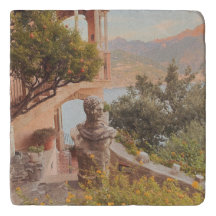 Amalfi S'Échappe À Un Trivet De Pierre