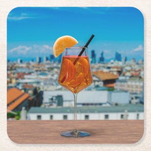 Dessous De Verre Carré Cocktail Spritz sur une table avec vue sur Milan