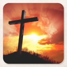 Croix de Pâques religieuse au coucher du soleil