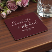 Élégant mariage minimaliste écriture bordeaux fonc