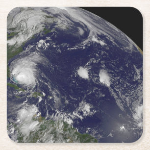 Dessous De Verre Carré L'Ouragan Irene Traverse Les Bahamas.