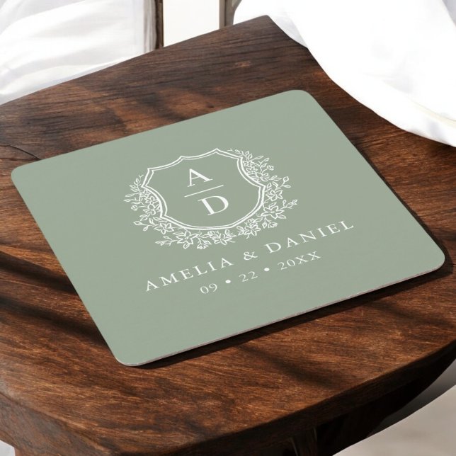 Dessous De Verre Carré Sage Green Monogramme Mariage Floral Crest Élégant (Créateur téléchargé)