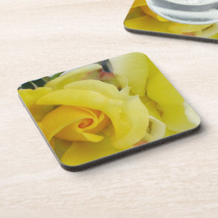 Dessous de verre de rose jaune