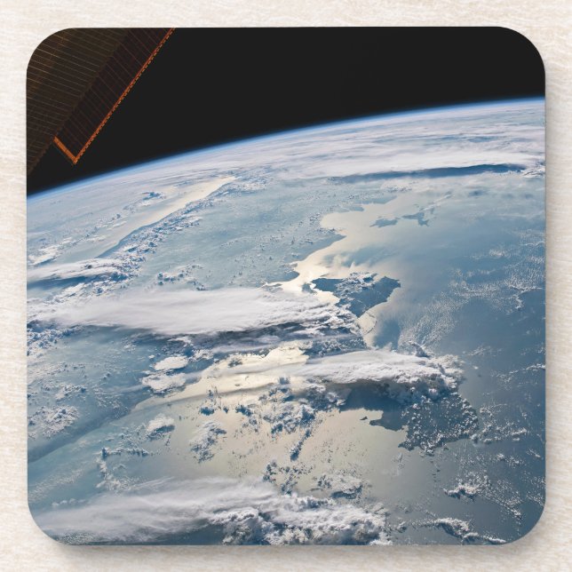 Dessous-de-verre Des Nuages Autour De Sumatra, Indonésie. (Devant)