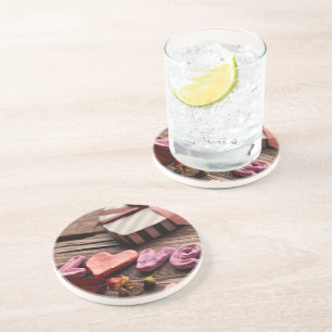 Dessous De Verre En Grès Amour de mot avec le cadeau en forme de coeur de
