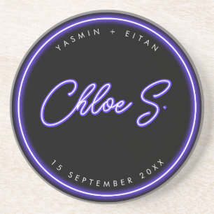 Dessous De Verre En Grès Neon moderne violet Script Nom Mariage Faveur