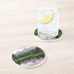 Dessous De Verre En Grès Réflexions grandes de Teton au-dessus de l'étang