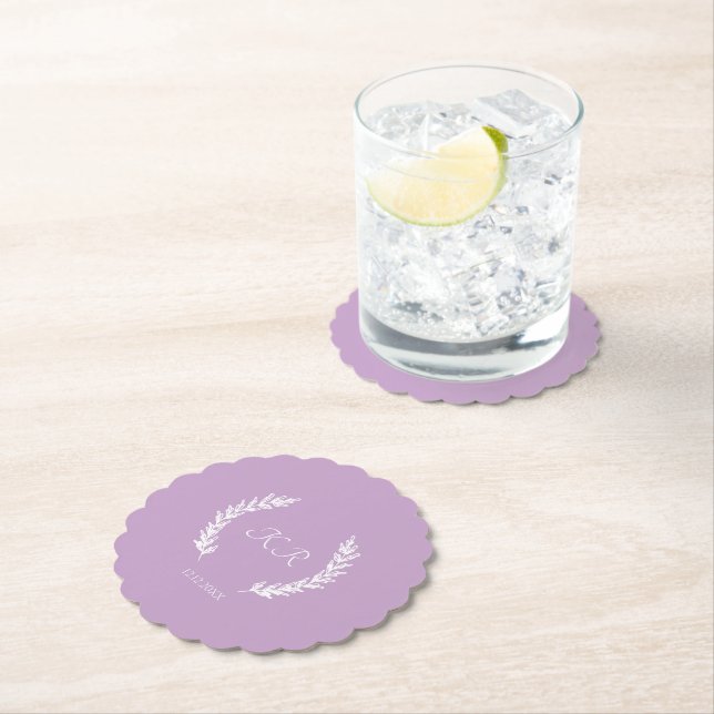 Dessous-de-verre En Papier Lavender Floral Bride Groom Initiales Mariage (En situation)