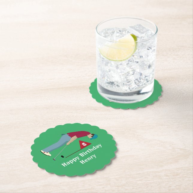 Dessous-de-verre En Papier Putting Golfer vert Anniversaire (En situation)