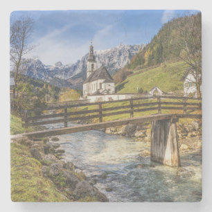 Dessous-de-verre En Pierre Belles montagnes avec église