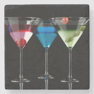 Dessous-de-verre En Pierre Différents cocktails dans des lunettes à martini n
