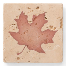 Feuille orange foncée sur crème