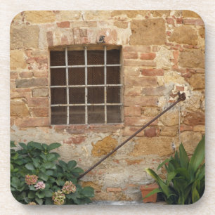 Dessous-de-verre Fenêtre et mur en pierre ancien, Pienza, Italie