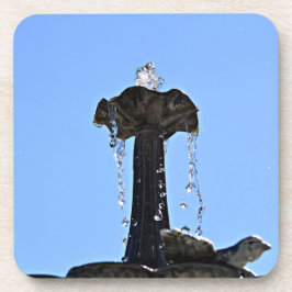 Dessous-de-verre Fontaine d'eau jusqu'au ciel avec gouttelettes d'e