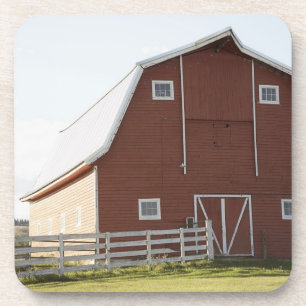 Dessous-de-verre Grange dans le paysage rural