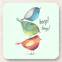 Gros oiseaux mignons se tenant sur l'un l'autre