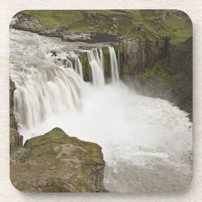 Dessous-de-verre Islande. Cascade de Hafragilsfoss en (Devant)