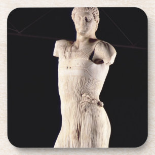 Dessous-de-verre Jeunesse plaquée dans la tunique serrée de