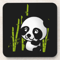 Joli ours de panda noir et blanc dans une bosquet 