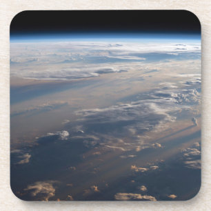 Dessous-de-verre Le lever Du Soleil Coule De Longues Ombres Sur La 