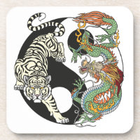 Le tigre blanc contre le dragon vert dans le Yin y