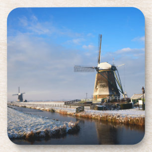 Dessous-de-verre Moulin à vent dans la neige dans un paysage hivern