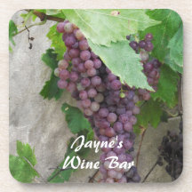 Raisins pourpres sur la vigne