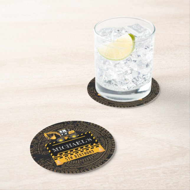 Dessous De Verre Rond Anniversaire personnalisé en construction (En situation)