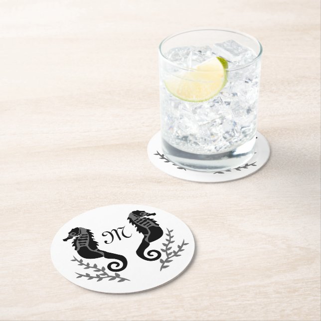 Dessous De Verre Rond Monogramme de silhouette de cheval de mer noir (En situation)
