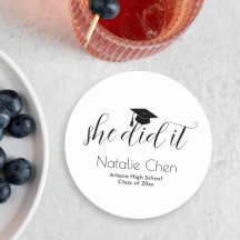 Polices élégantes et blanches modernes Graduation