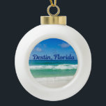 Destin Florida Blue Beach Ocean Waves Foto Keramik Kugel-Ornament<br><div class="desc">Ein schönes Strandfoto,  aufgenommen im idealen Urlaubsziel von Destin,  Florida. Das wunderschöne grüne Wasser von Sandestin spült bis zum sandigen Ufer unter dem ruhigen blauen Himmel,  um das perfekte landschaftliche Foto für einen Urlaub zu machen. Gedenken Sie Ihren tropischen Urlaub mit diesem schönen Geschenk.</div>