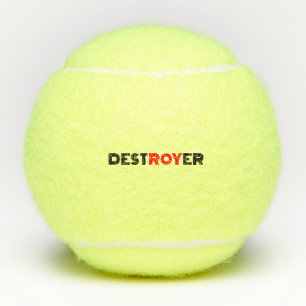 Destroyer Roy Tennisbälle