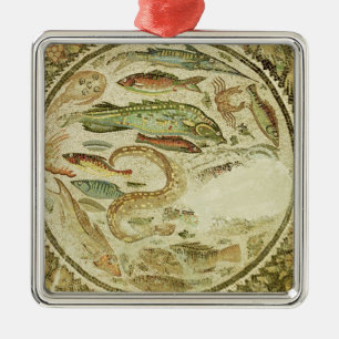 Detail der Fische, die vier Jahreszeiten, von Vega Silbernes Ornament