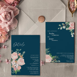 Details der blütenblütigen Navy in einer Hochzeit Einladung