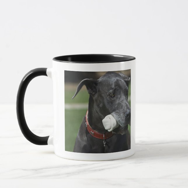 Deutsche Dogge mit dem Knochen Tasse (Links)