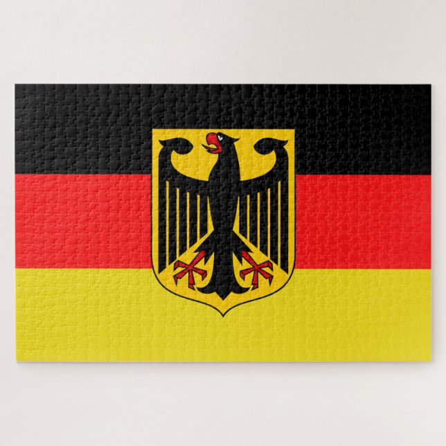 Deutscher Adler unter deutscher Flagge (Horizontal)