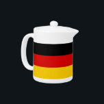 Deutscher Flaggenteapot<br><div class="desc">Fügen Sie Ihrer Teezeit eine Touch deutscher Eleganz hinzu, mit unserem exklusiven Teekessel mit der Flagge Deutschlands! Dieser Teekessel mit viel Liebe zum Detail ist mehr als nur ein funktionaler Gegenstand, er ist ein Feier des deutschen Kulturerbes und Kulturstolzes. Das elegante Design zeigt die ikonische deutsche Flagge und macht diesen...</div>