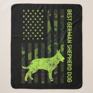 Deutscher Schäferhund erschüttert US-Flagge Camouf Sherpadecke