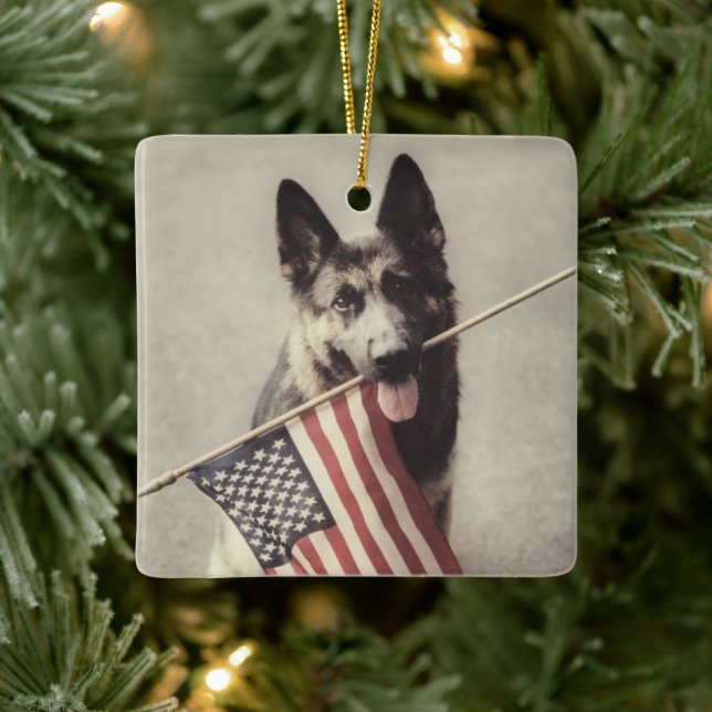 Deutscher Schäferhund mit US-Flagge Keramikornament (Baum)