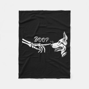 Deutscher Schäferhund Skelett Hand Boop Halloween Fleecedecke