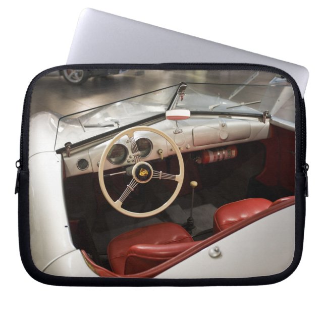 Deutschland, Baden-Württemberg, 2 Laptopschutzhülle (Vorderseite)