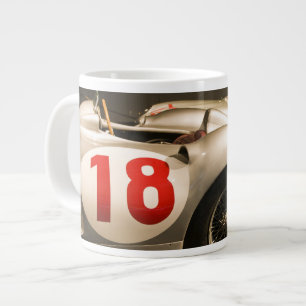Deutschland, Baden-Württemberg, Stuttgart. Jumbo-Tasse
