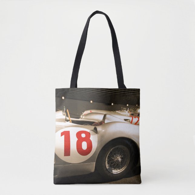 Deutschland, Baden-Württemberg, Stuttgart Tasche (Vorderseite)