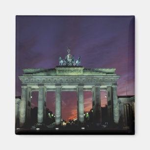 Deutschland, Berlin. Brandenburger Tor in der Nach Magnet
