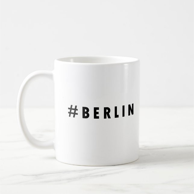 Deutschland Berlin Kaffeetasse (Links)